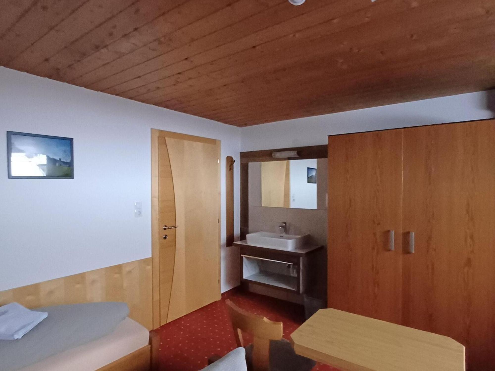 Modern Apartment In Langenfeld Near Ski Area エクステリア 写真